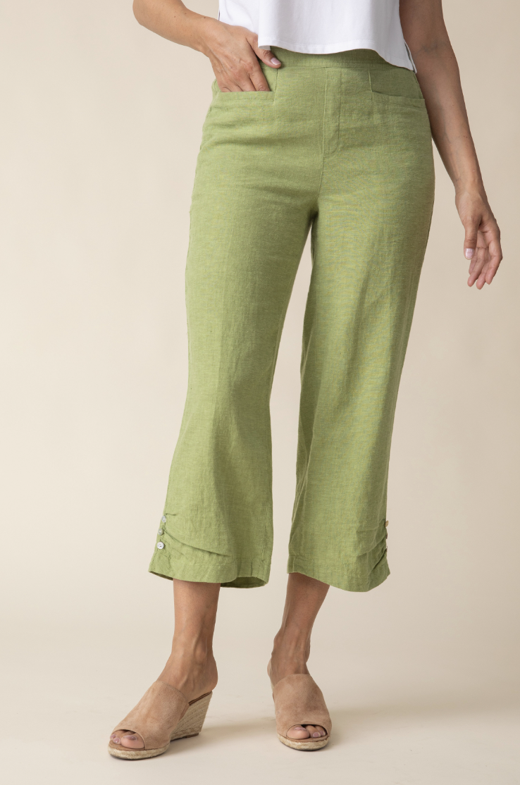 Leaf Pleat Button Capri