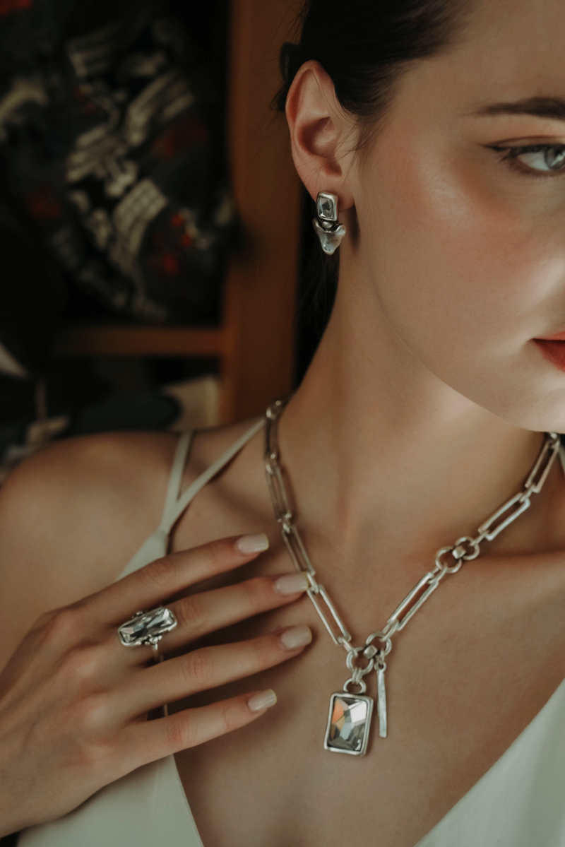 Lines Crystal Necklace