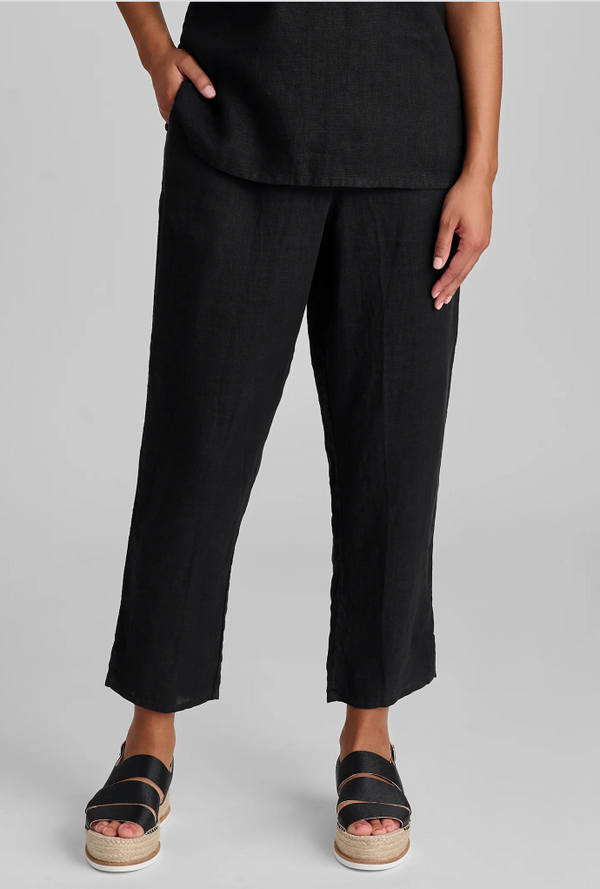 Black Pocketed Ankle Pant