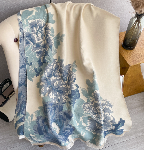 Blue & White Bloom Reversible Wrap