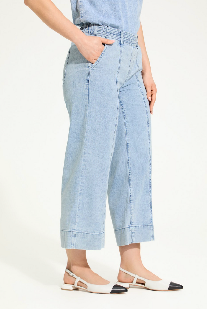 Powder Pull-On Crop Jean