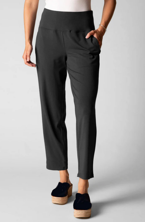 Core Travel Black Straight Pant