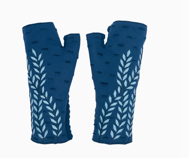 Wisteria Fingerless Fleece Gloves