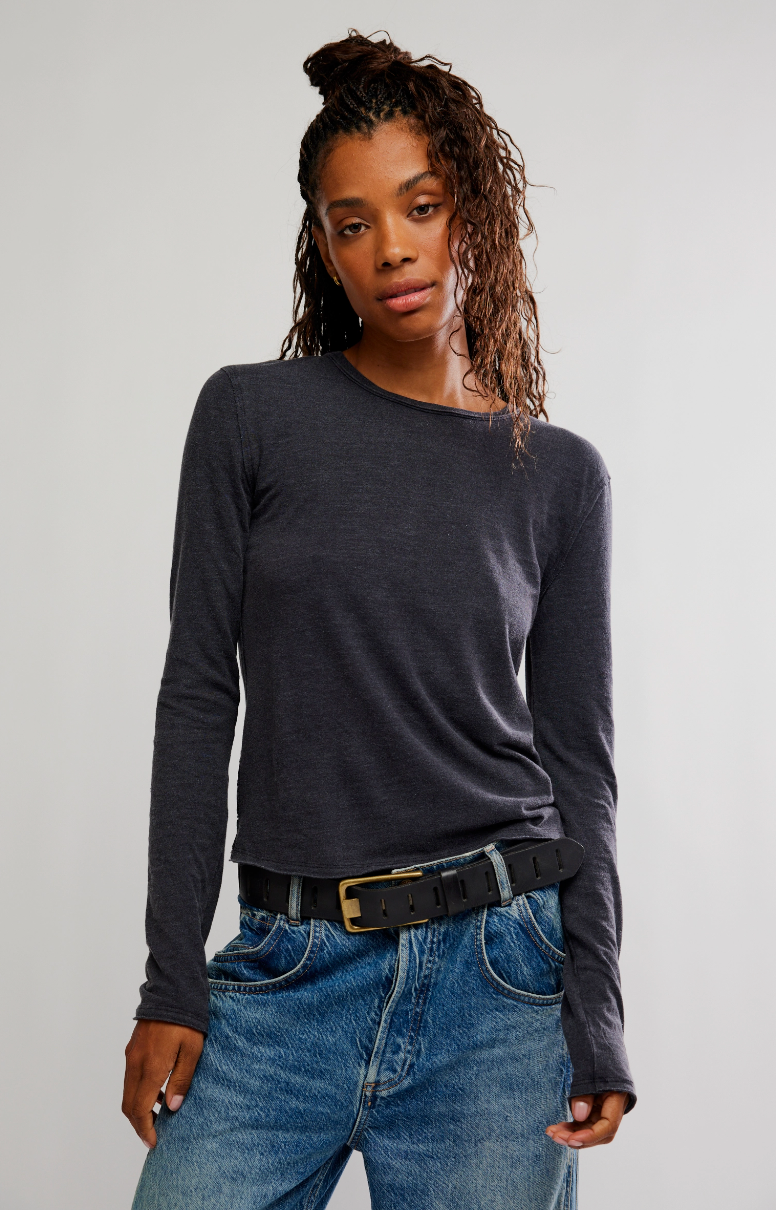 Black Long-Sleeve Tee