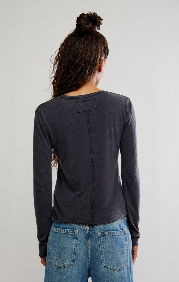 Black Long-Sleeve Tee