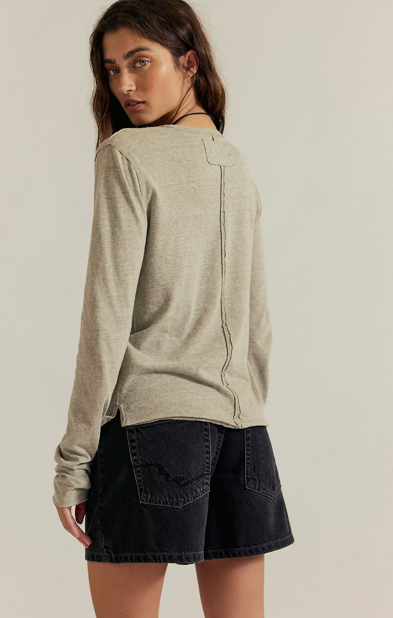 Caiman Long-Sleeve Tee