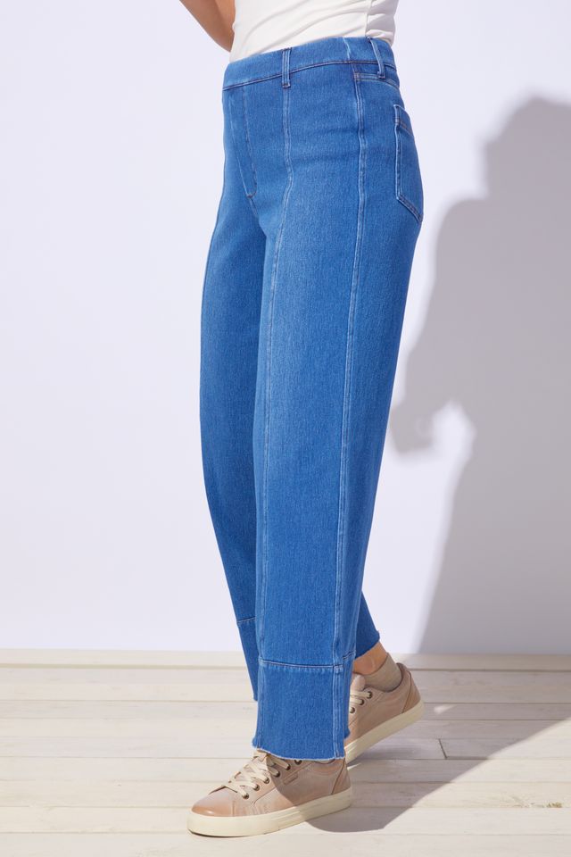 Mid Wash Relaxed Leg Jean