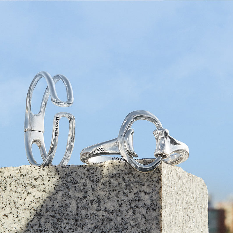 Two-Handed Silver Oval Bracelet