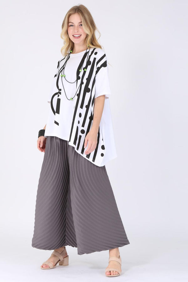 Graphic Asym Top