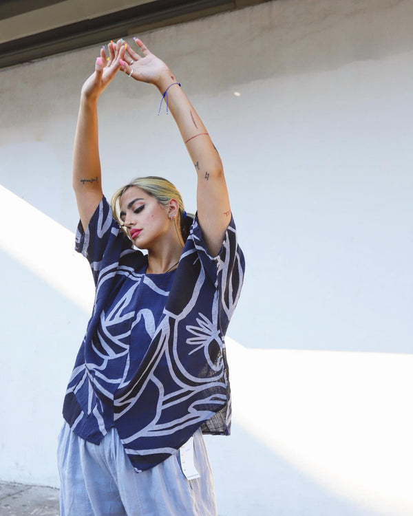 Navy Sketch Onesize Top
