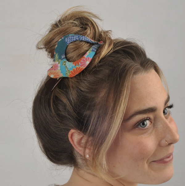 Large Harp Kimono Clip