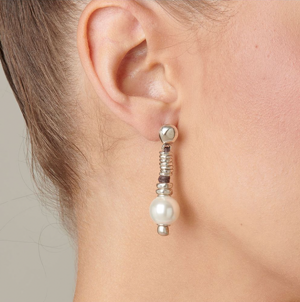 Dripping Pearl Earring